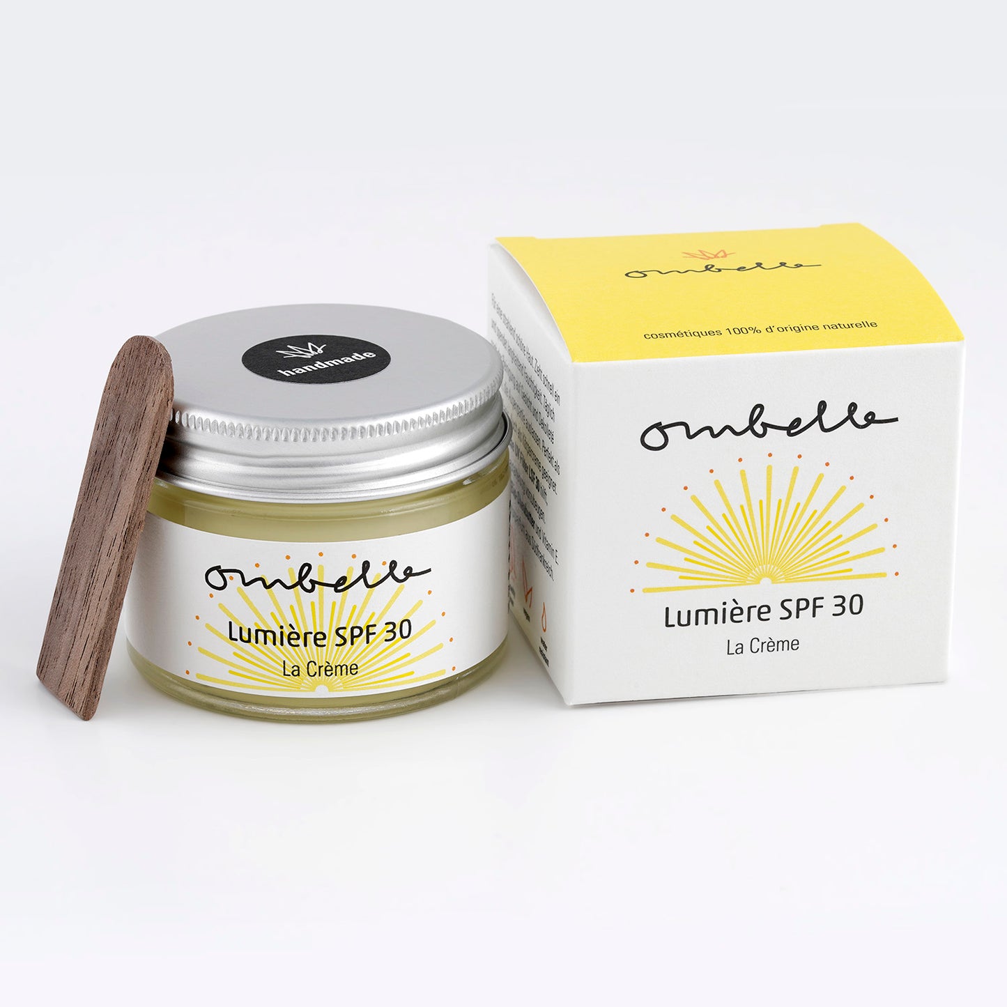 Vegane und palmölfreie Sonnencreme mit LSF 30, mikroplastikfrei und Korallenfreundlich. Im Glastiegel mit Holzspatel