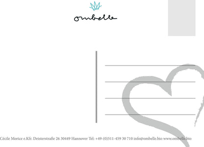 Adressseite einer Postkarte mit Herz und Ombelle Logo mit grüner Krone